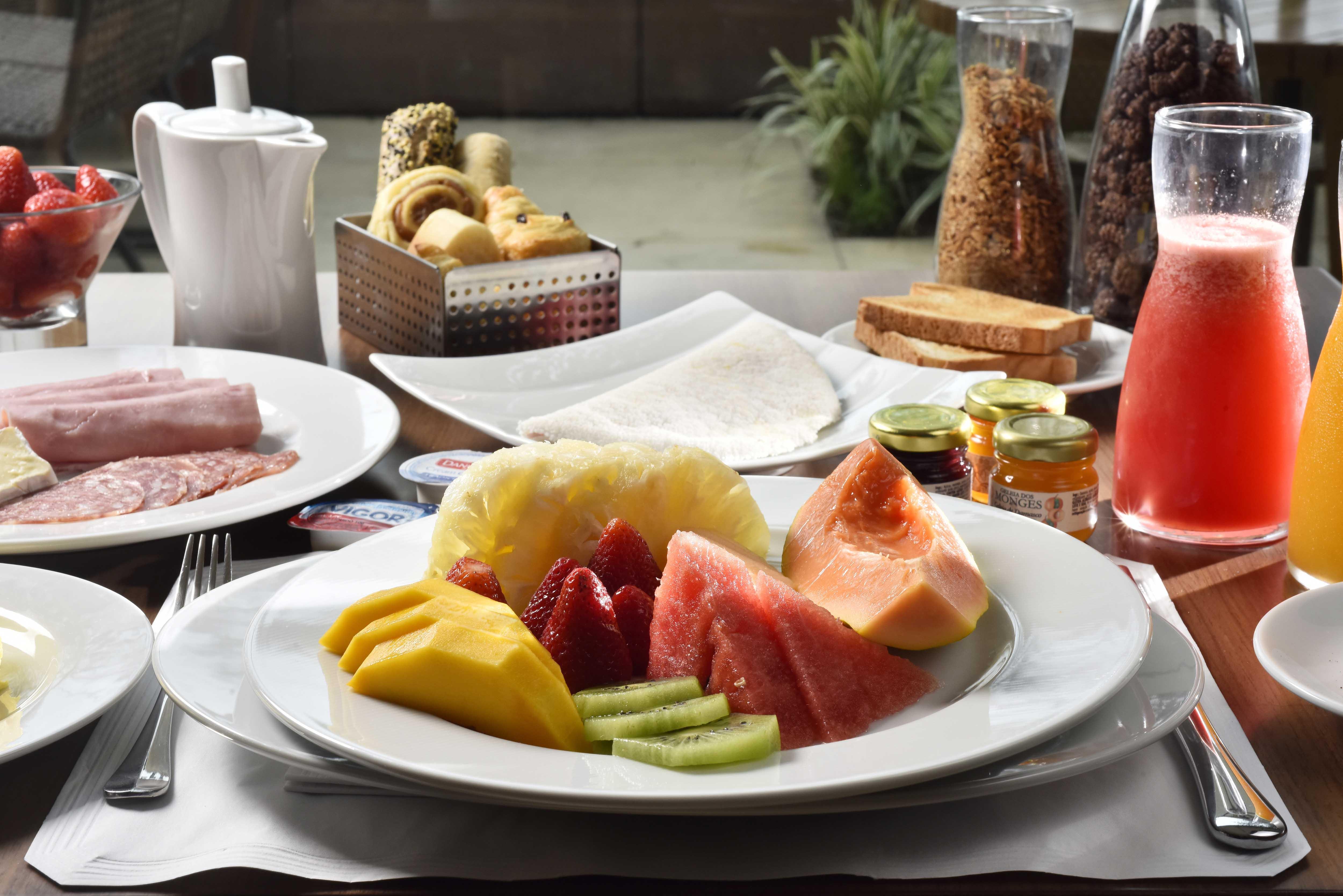 Lifestyle Laghetto Collection Otel Rio de Janeiro Dış mekan fotoğraf A continental breakfast